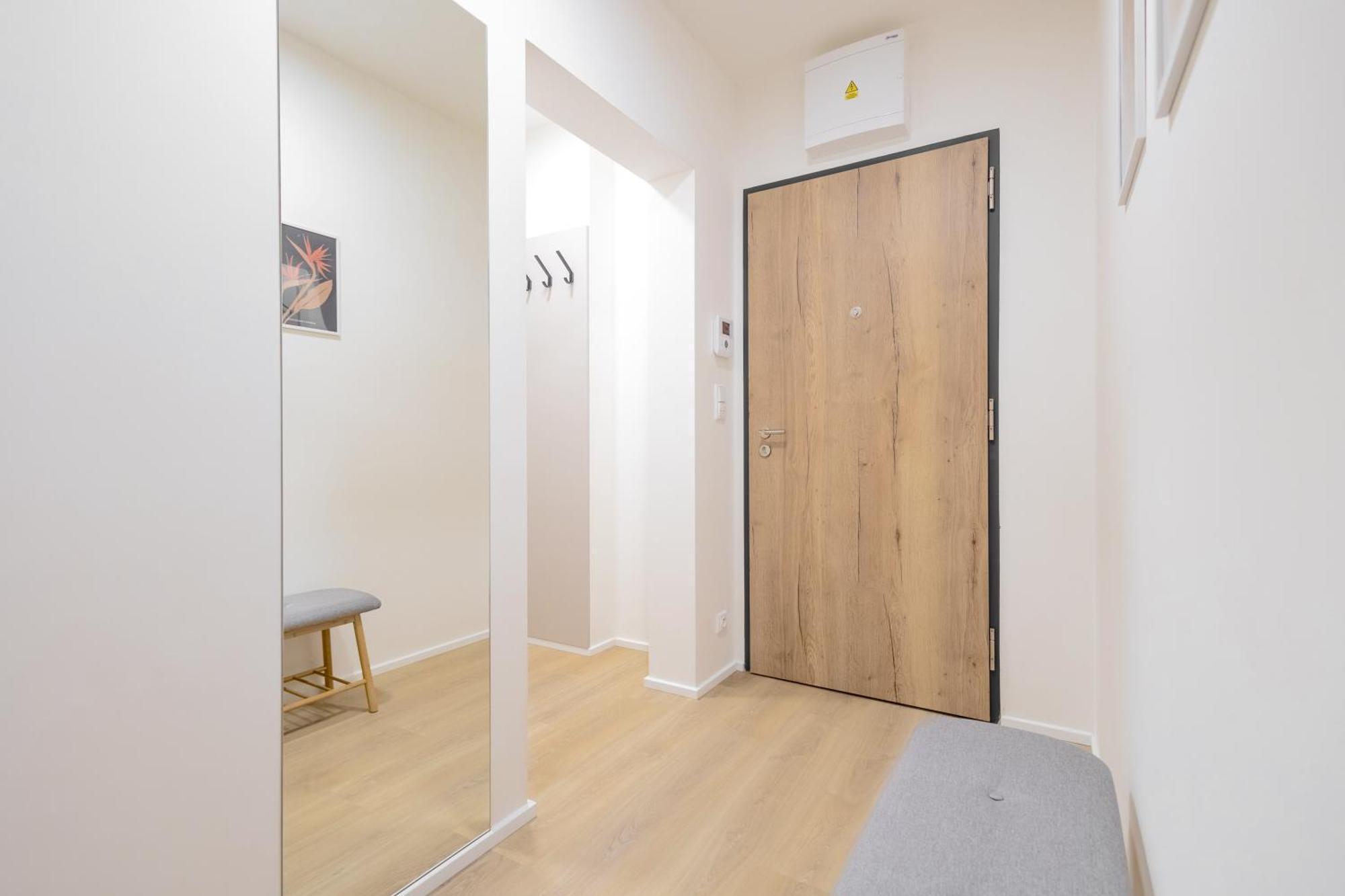 דירות Bright 2Br - 8Th Floor, Balcony, Free Parking - By Gravity פראג מראה חיצוני תמונה