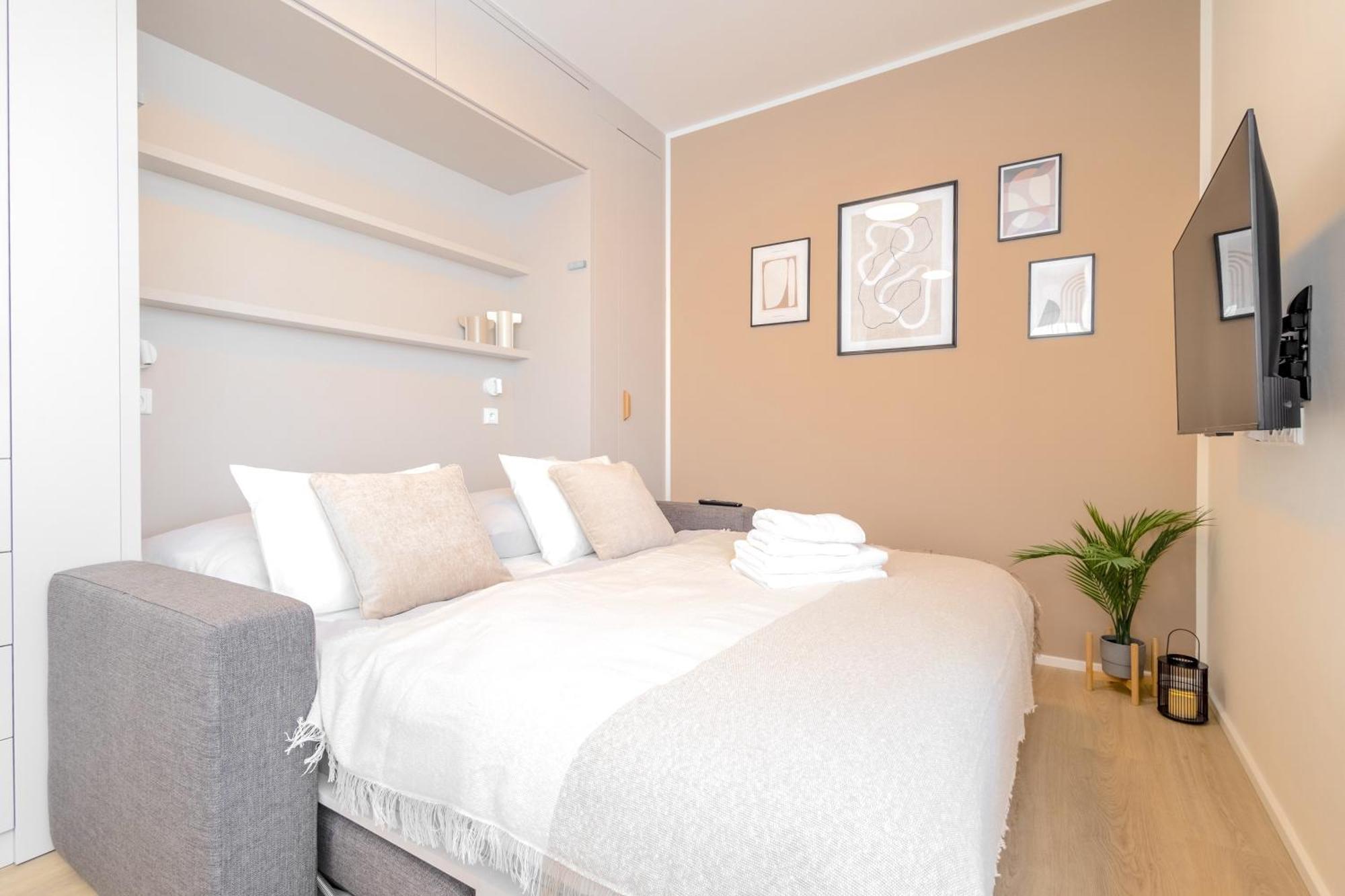 דירות Bright 2Br - 8Th Floor, Balcony, Free Parking - By Gravity פראג מראה חיצוני תמונה