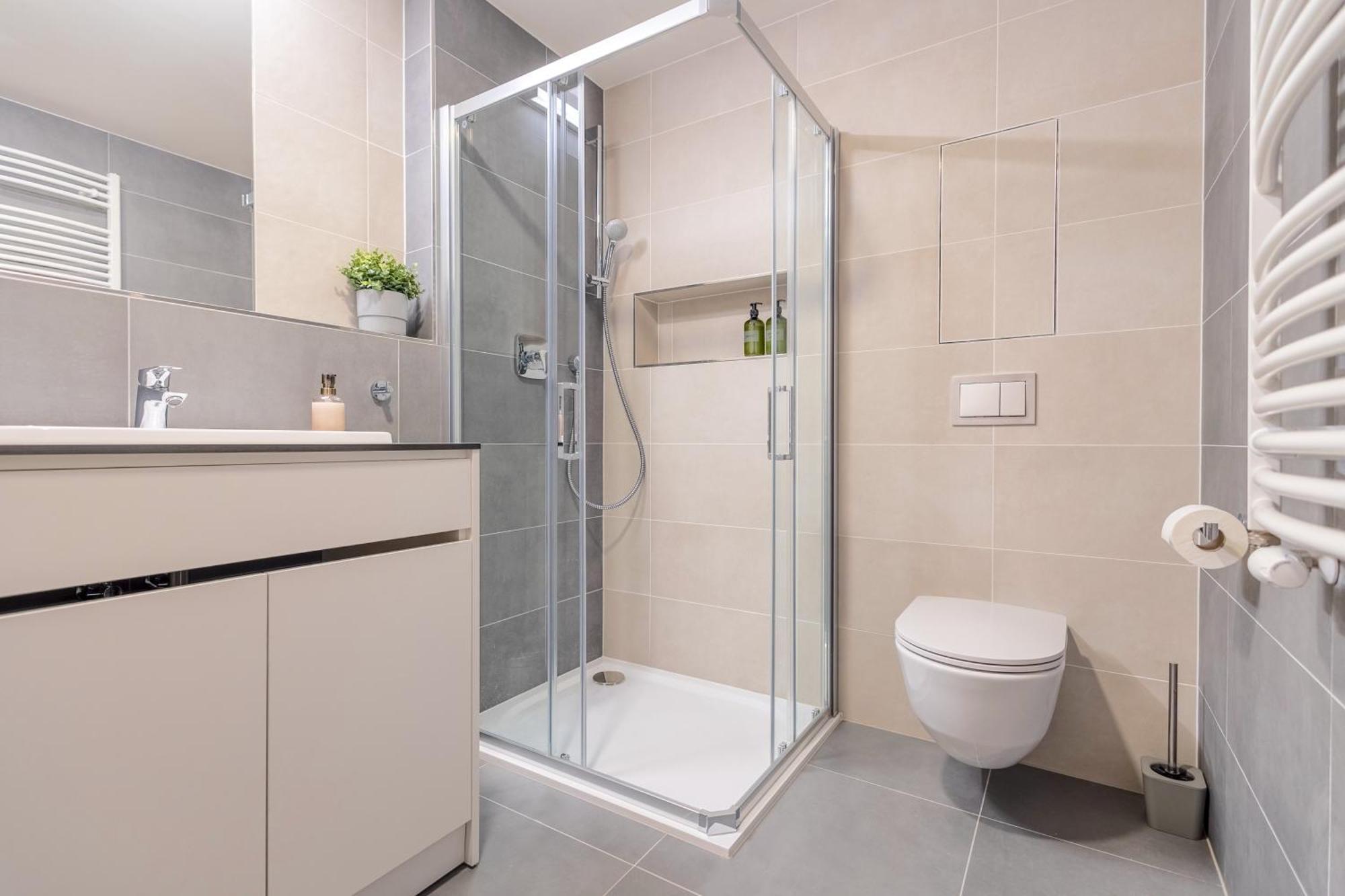 דירות Bright 2Br - 8Th Floor, Balcony, Free Parking - By Gravity פראג מראה חיצוני תמונה