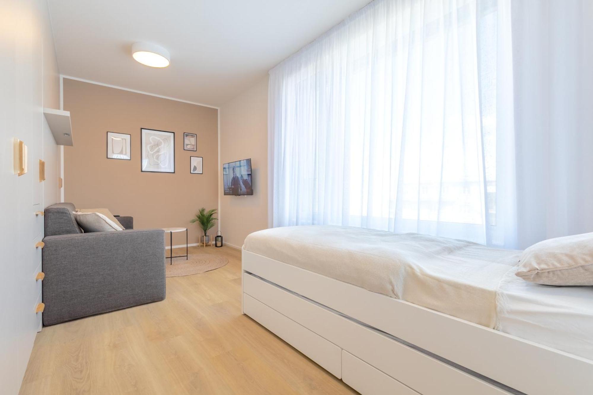 דירות Bright 2Br - 8Th Floor, Balcony, Free Parking - By Gravity פראג מראה חיצוני תמונה