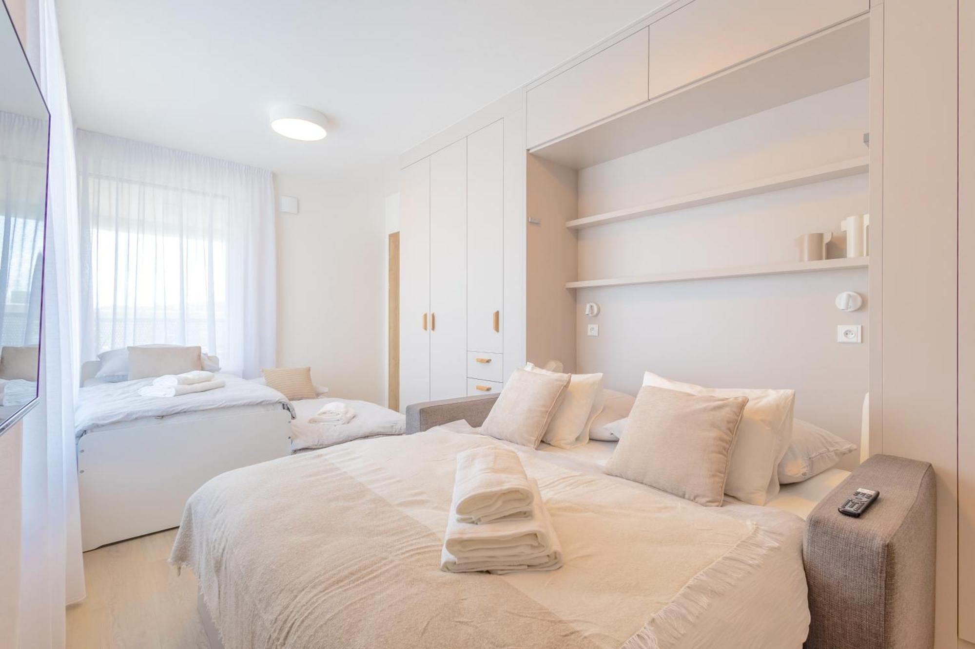 דירות Bright 2Br - 8Th Floor, Balcony, Free Parking - By Gravity פראג מראה חיצוני תמונה