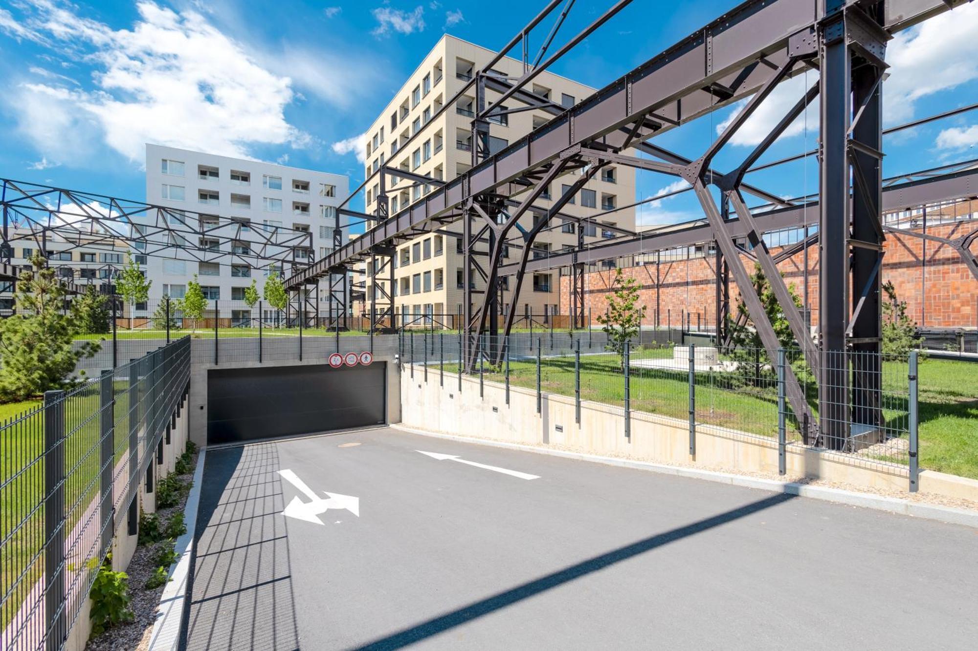 דירות Bright 2Br - 8Th Floor, Balcony, Free Parking - By Gravity פראג מראה חיצוני תמונה
