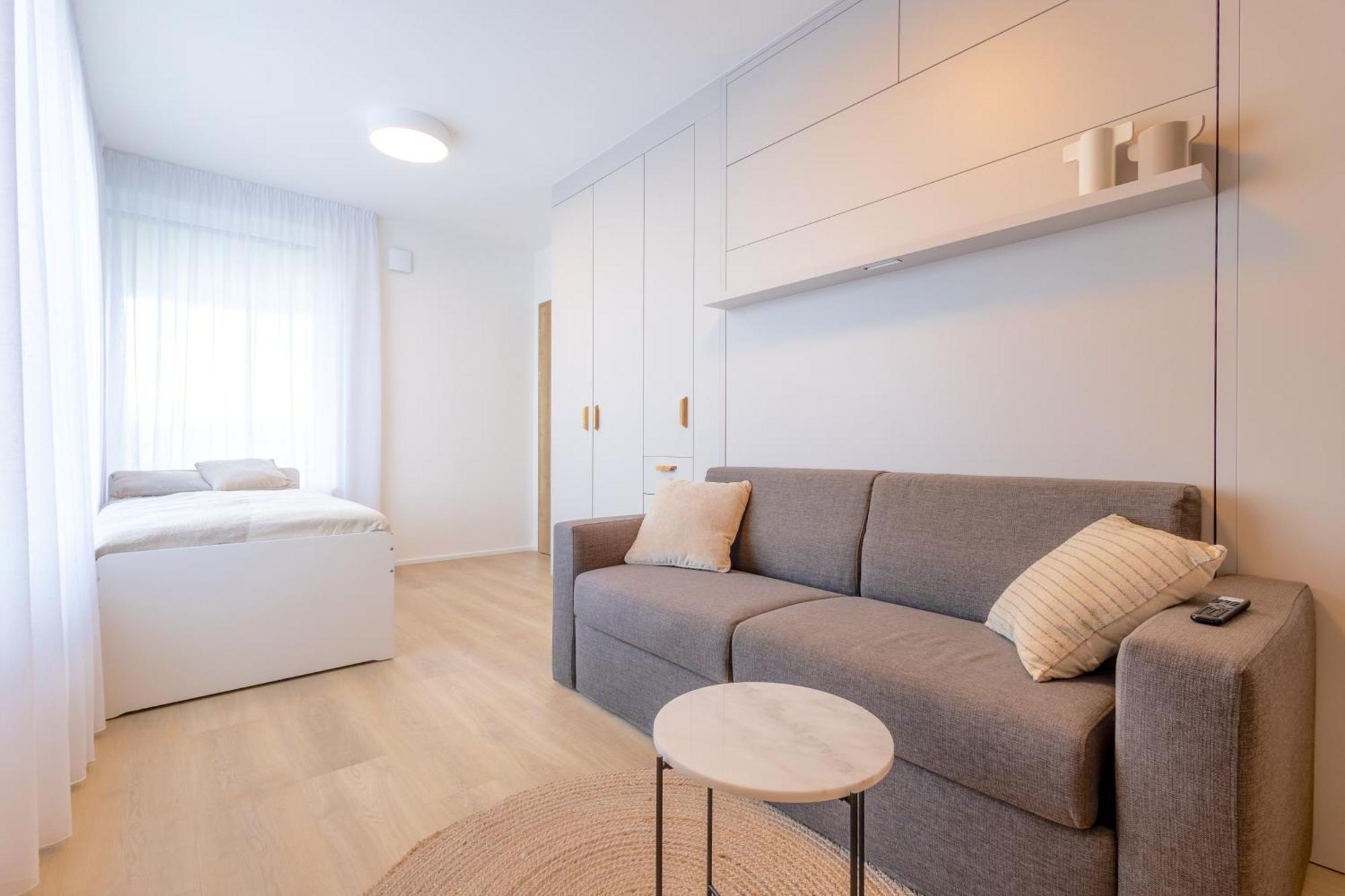 דירות Bright 2Br - 8Th Floor, Balcony, Free Parking - By Gravity פראג מראה חיצוני תמונה