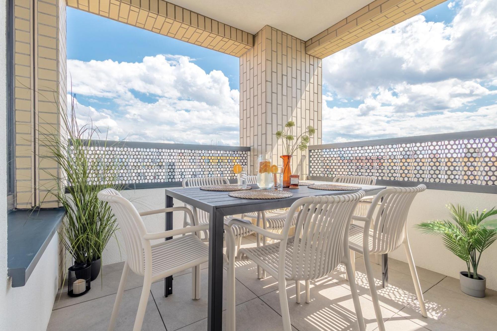 דירות Bright 2Br - 8Th Floor, Balcony, Free Parking - By Gravity פראג מראה חיצוני תמונה